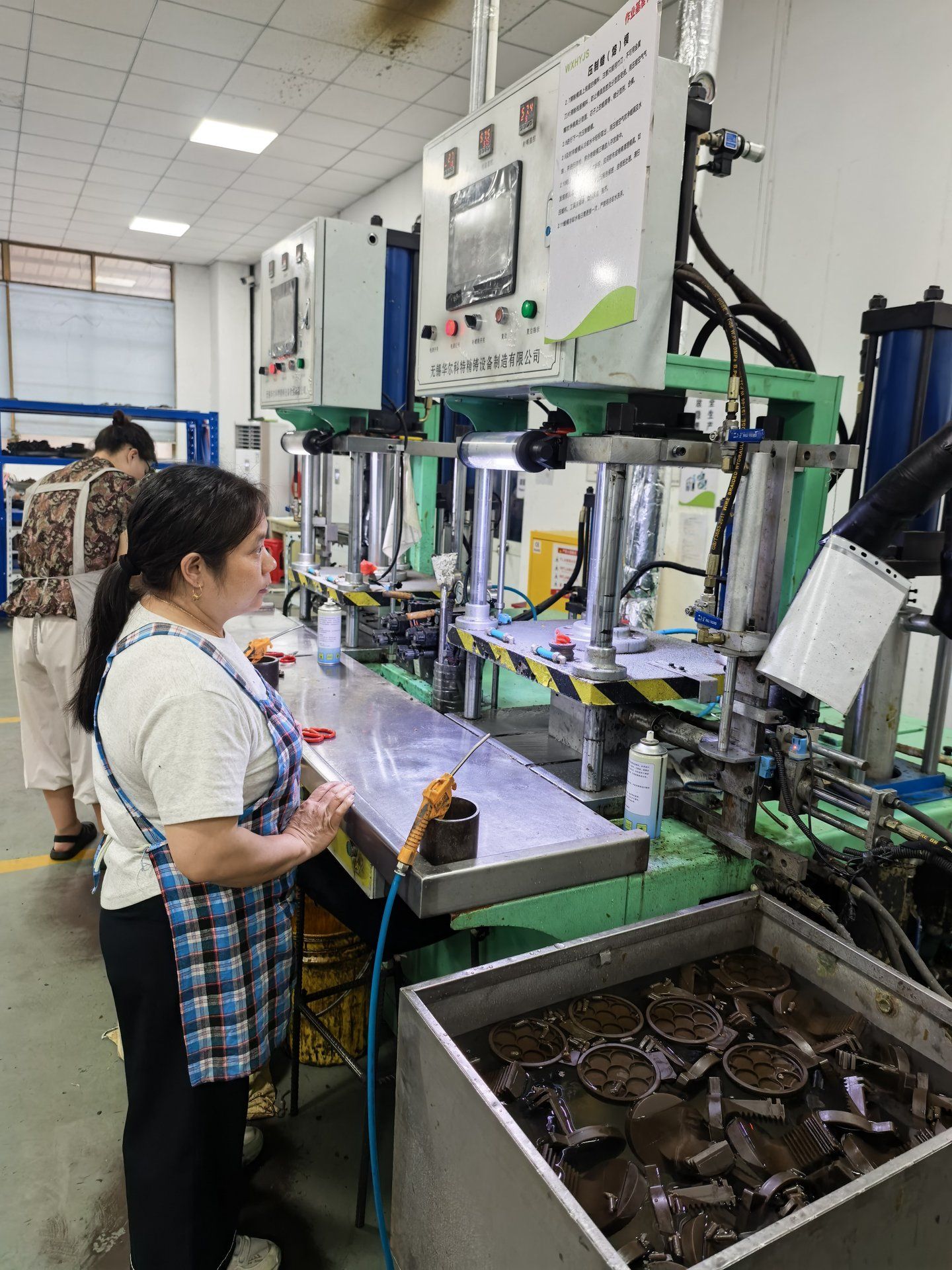 Wax Pattern Injection Process - Skilled Worker Operating Wax Injection Machine for Investment Casting | Huayong Metal